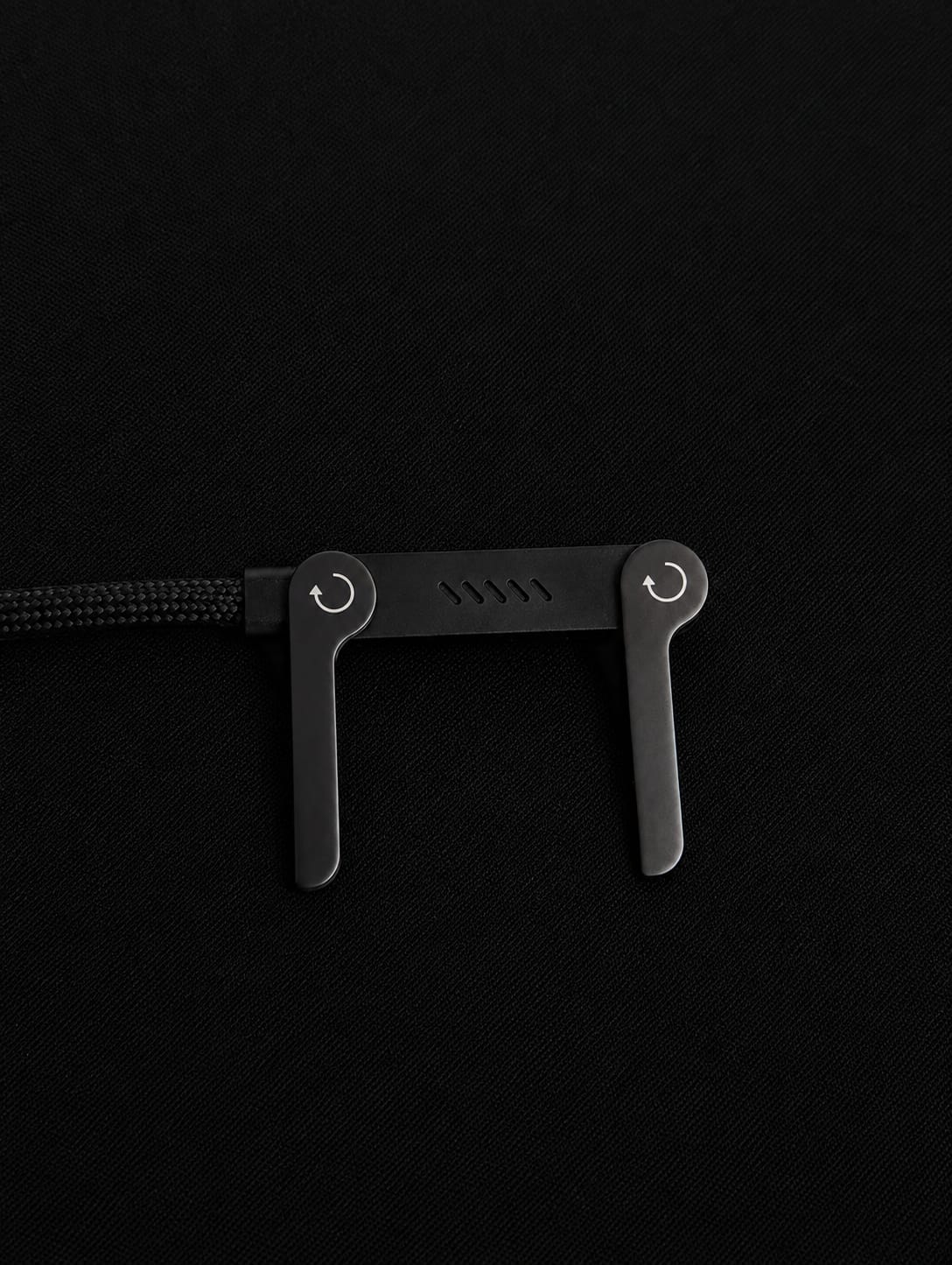 The Beam Charge Cable Bar